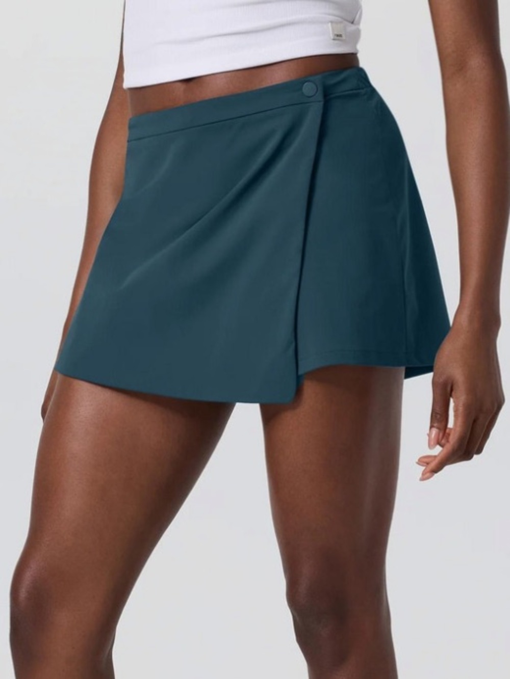Vuori Miles Sport Skirt Moss Size Large NWT Performance Golf Tennis Skort ๐ฟ - Picture 9 of 9